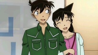 "Conan" Kidd giả làm Shinichi và hẹn hò với Kaitou Kidd và Xiaolan.