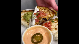 ไหว้พระไม่ได้หวังจะได้บุญ หวังจะได้เงินที่คุณยืมไปมากกว่า