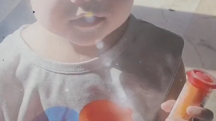 爸爸摸那个女人的肚子