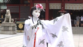 Robot phù thủy Nhật Bản
