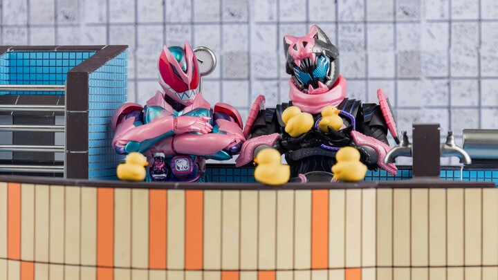 Will anyone pay attention to making a bathhouse scene of SHF Kamen Rider Revice? The kids next door 