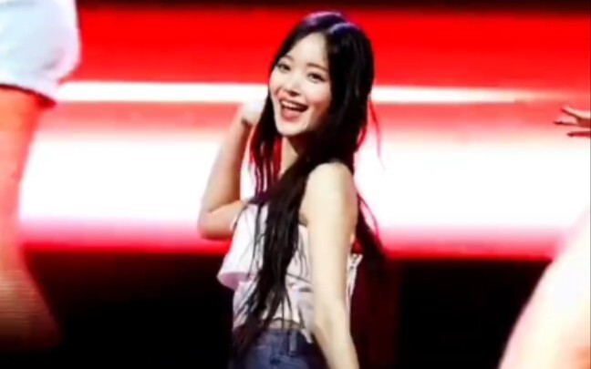 【H1-KEY Lee Mi-jin】Đã nhảy ca khúc Queencard của đàn chị (G)I-DLE trong lễ hội
