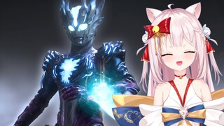 Miko kucing Jepang menyaksikan pengeditan campuran tokusatsu berenergi tinggi dan menjadi bersemanga