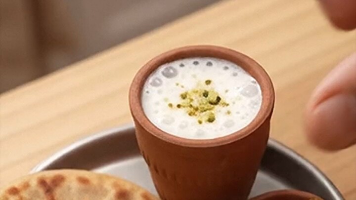 ai ny banaya allo paratha or lassi 😭🤣🤣🤣🤣