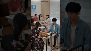 She is jealous because this girls are seeing his boyfriend 🤭 #shorts #kdrama #seoyeji #kimsoohyun