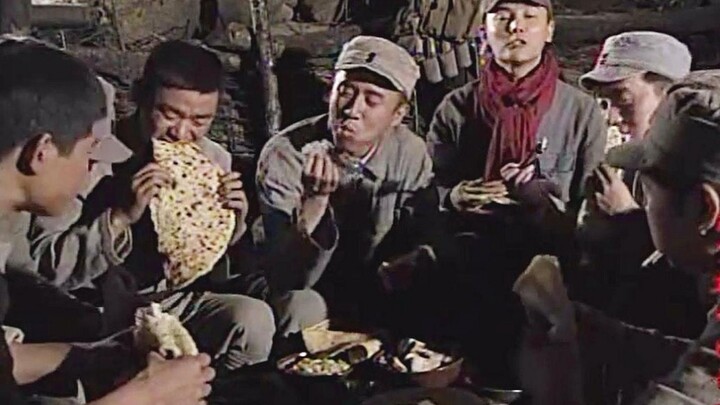 Improved food before the war: fried cakes with pork head. When the soldiers saw this food, they knew