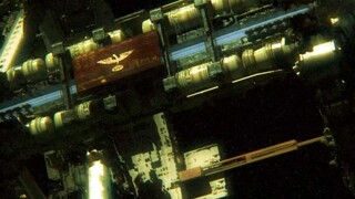 战斗民族建“宇宙绿皮火车”，异形卵当食物，太空当化粪池【科幻Fans 布玛】 短片 《俄罗斯太空列车》