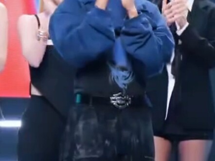 SEVENTEEN baru aja dapat kemenangan pertama, lagi heboh banget, terus aku lihat… 🤣