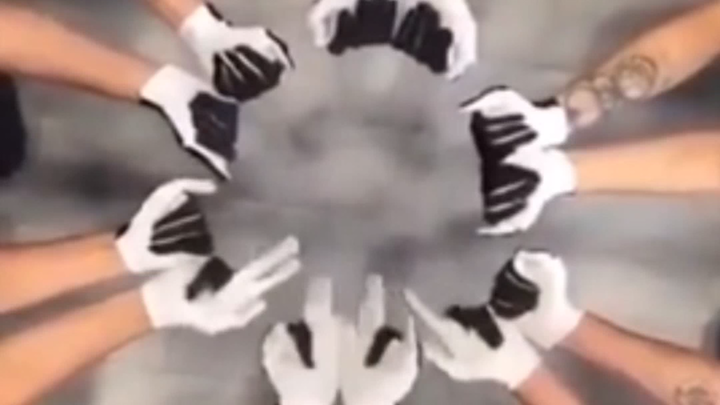 【Meme hàng ngày #65】Một số tác phẩm nghệ thuật trên tay đầy mới lạ