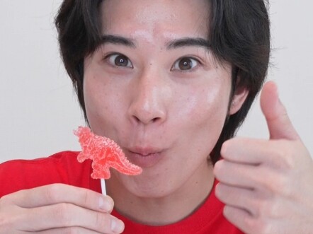 تقييم مبهج: دالي يشفي الحزن ويعيد البسمة.