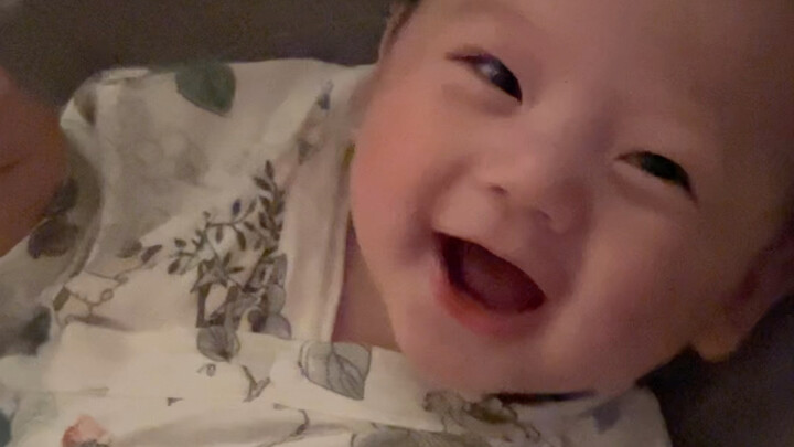 等你三岁的时候拿这个视频出来可以免一餐打