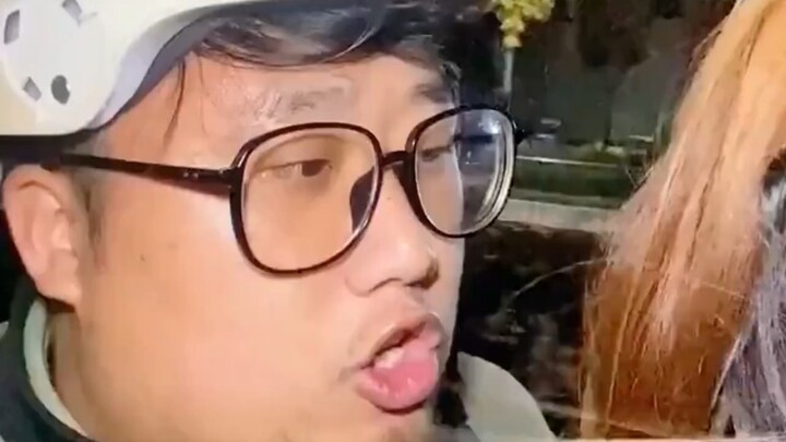 Phải quỳ bao lâu mới có thể nhờ người ta đóng vai được một phút?