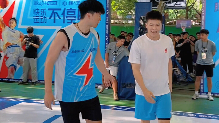 การปะทะกันระหว่างสายสตรีทกับสายสถาบัน