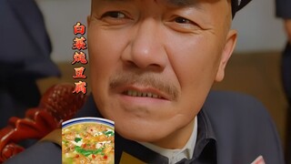 Mengutip kata-kata Ketua Hui, di sini memang tidak ada daging babi rebus dengan bihun, tapi ada kol 