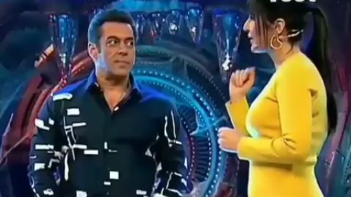 salman khan flirting with Katrina Kaif