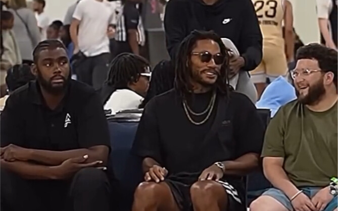 Hãy xem con trai của Ross, “tiểu Rose” trong làng bóng rổ.