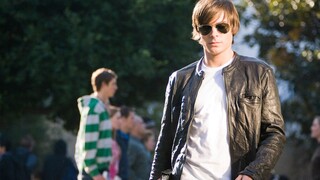 The 40-year-old uncle turned into a 17-year-old boy, returned to high school, and attracted a group 