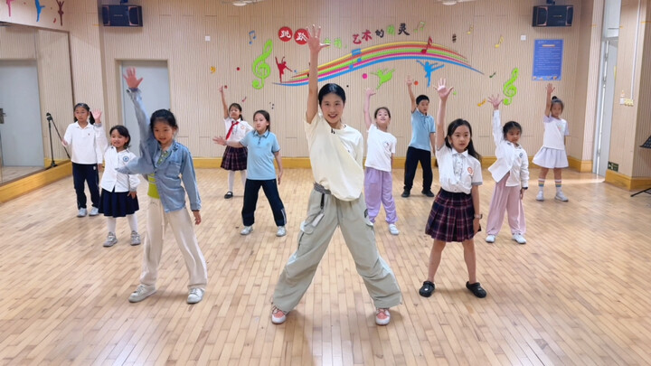 小学生的六一儿童节🥰一节课学会《爱的主打歌》｜舞:RED组合｜歌:萧亚轩
