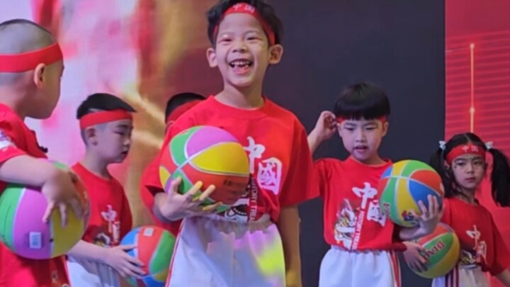 Biểu diễn Ngày Thiếu nhi: Những năm đầu tiên và cuối cùng của trường mẫu giáo