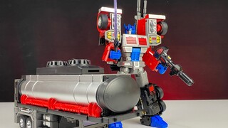 It feels heavy in the hand! Transformation is simple! FH Tank Optimus Prime (Part 1)