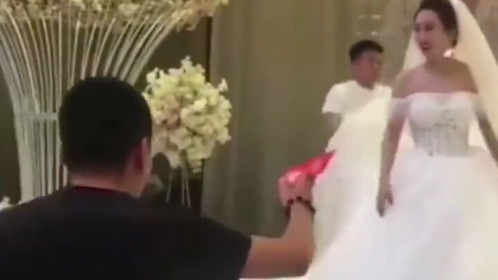 Tôi xin phong bạn là "cún liếm" mạnh nhất trong lịch sử!