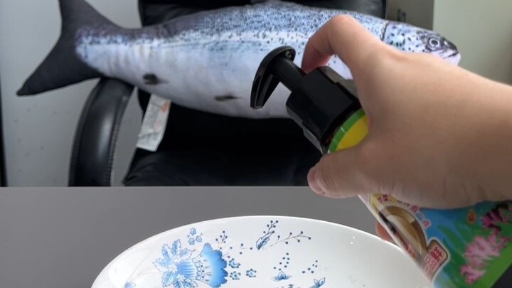 A modern tech dilemma: how exactly do you pour oyster sauce?