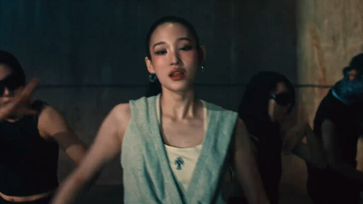 สมาชิกทุกคนแร็พในเพลงเปิดตัวของกลุ่มผสม และ Li Rongshu ก็แร็พได้ดีอย่างไม่คาดคิด