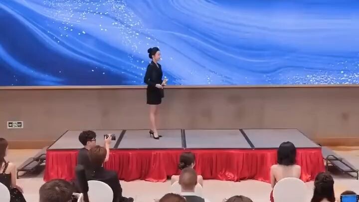 (เต็มเรื่อง)เหตุการณ์ไม่คาดคิดในห้องน้ำ ซีอีโอเย็นชาพบหญิงสาว หลังคืนนั้น ประธานหนุ่มชื่อดังก็ตามจีบ