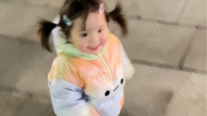 Khi vui thì phải nhảy chân sáo mà đi!