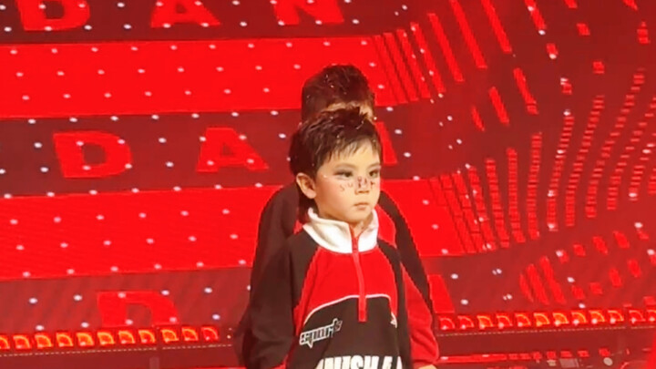 Qiu Biete’s Second Street Dance Performance — Raw Footage