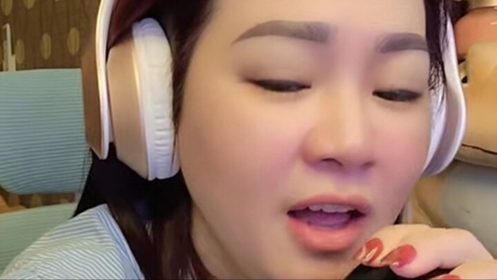 BiBi tập nói (@bibi_nhuquynh) đang phát LIVE - TikTok  14.6.26_2 14.6.26