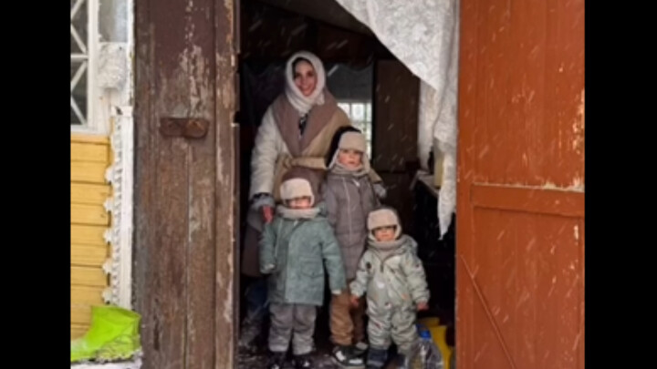 A Russian family heads from Moscow to the countryside for a vacation.