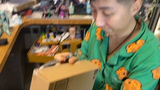 [The daily life of Jingzi and Xiaoyan] Bandai opens the warehouse "relying on the defense" Jingzi's 