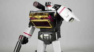 这黑色似乎比钢琴漆更高级，变形金刚RP02音板蝙蝠精