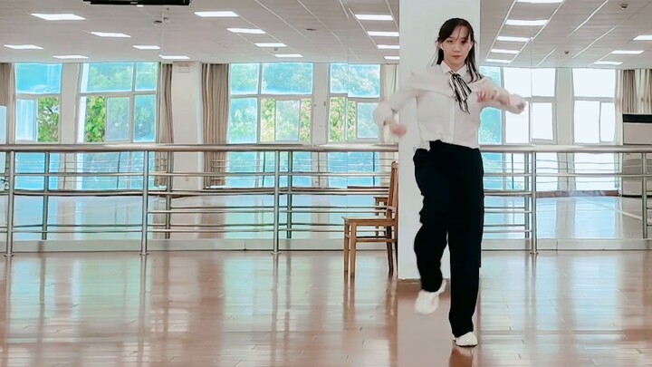 Gadis-gadis Fudan menari mengikuti We Rock! Masa muda telah tiba!