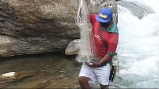 cast netting in Nepal | himalayan trout fishing with handmade cast net |