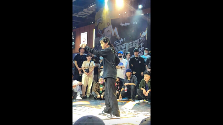 "Luckily, the pop didn't hit me" - Xi Jiaqi; Judge show fan video collection 1; 2022.11.20 Zhendou S