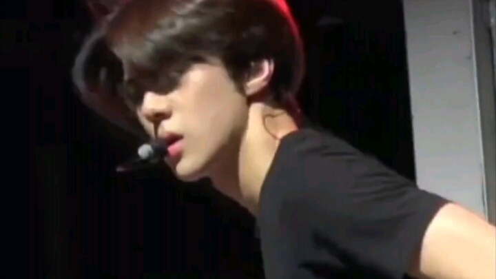 【Wu Shixun】Alpha đỉnh cao, sân khấu Exodus này khiến bầu không khí vừa gợi cảm vừa căng thẳng dâng l