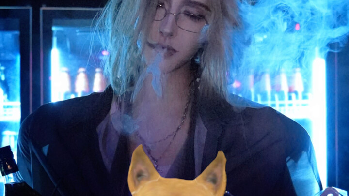 Lời khuyên cuộc đời… Đừng bao giờ mặc áo sơ mi màu sáng khi đi bar anime ban đêm, aaaaaa!