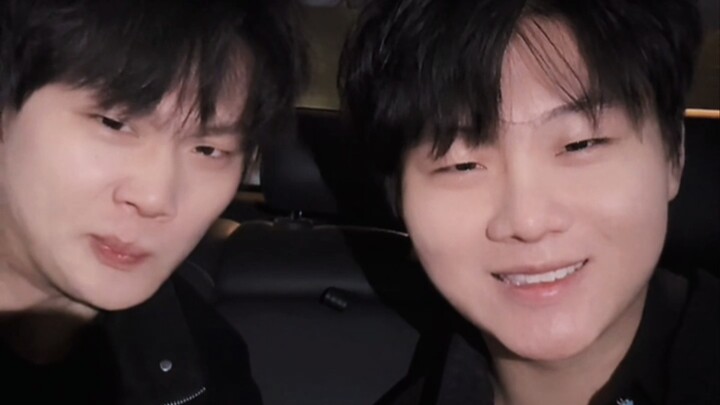 Gaochao—They want to watch you—(A Gaochao compilation, hee hee)