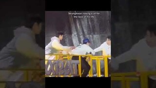 Seungkwan risking it all for the love of his life🍊But Hao was quick to hold him 💎#seventeen