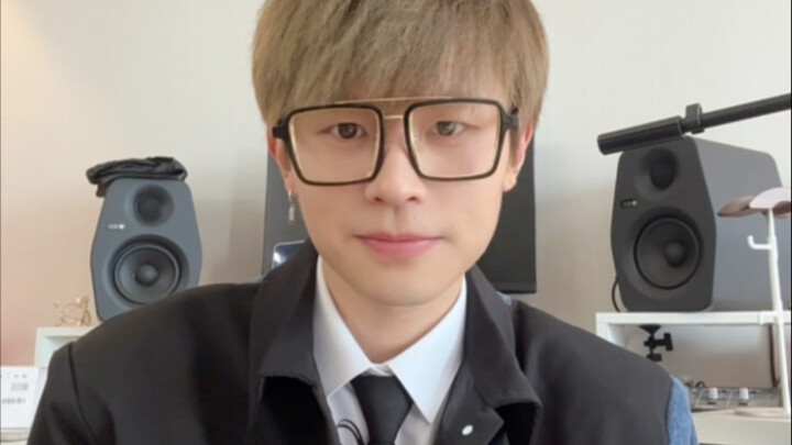 You might not know me, but you’ve definitely heard me sing.