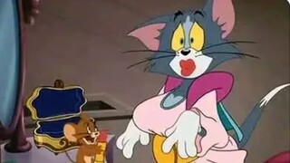 8u: ในเรื่อง Cat and Mouse จะไม่มีตัวละครที่มีระเบิดลูกใหญ่สองลูกอยู่บนหน้าอกแน่นอน