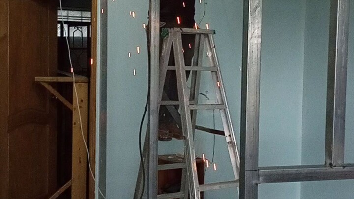 The Welder is on fire. 🤣