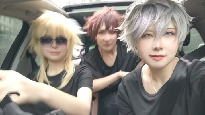 สาม. โง่. ใหญ่. เสียงดัง. สวนสาธารณะของผู้คน