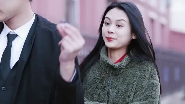 Có muốn yêu đương không? Kiểu tiểu thuyết tổng tài đâm vào thận ấy, bạn một dao tôi một dao, ân oán 