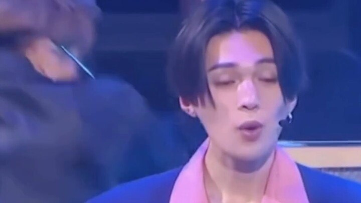 ياماغي يوشيتسوغو｜حلوى قوس قزح