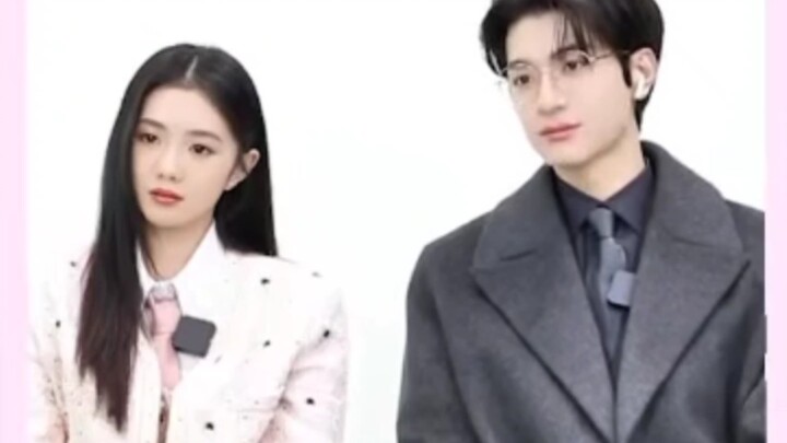 سألت تشوين جيه سؤالاً عابراً فارتبك أحدهم بشدة؛ في العلاقة بين لين يي وليو هاو تشن، يبدو أن لين يي م