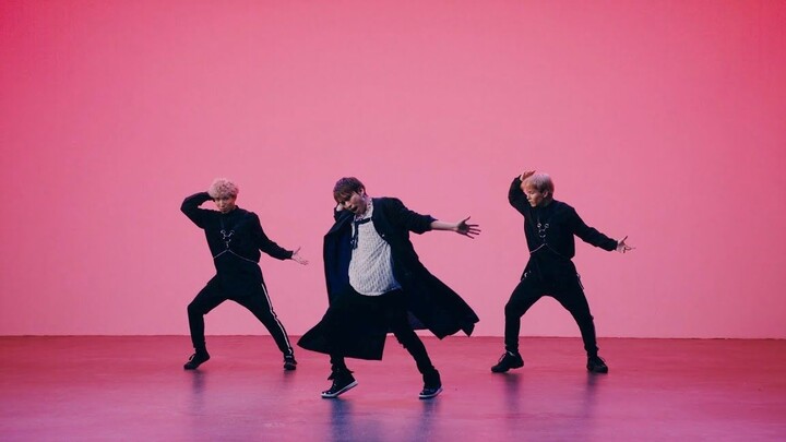 Trigger (Bài hát mở đầu phim truyền hình tokusatsu "Ultraman Trigger: Thế hệ mới của Ultraman Tiga")