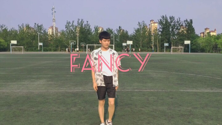Điệu nhảy cover Fancy-Twice của một fan nam